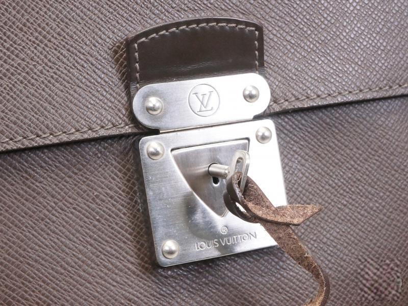 Authentic Pre-owned Louis Vuitton Taiga Grizzly Brown Porte-documents Minuto Briefcase M31068 170477