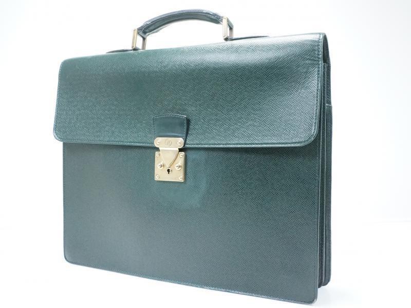 Auth Louis Vuitton Oural briefcase in dark green taiga leather