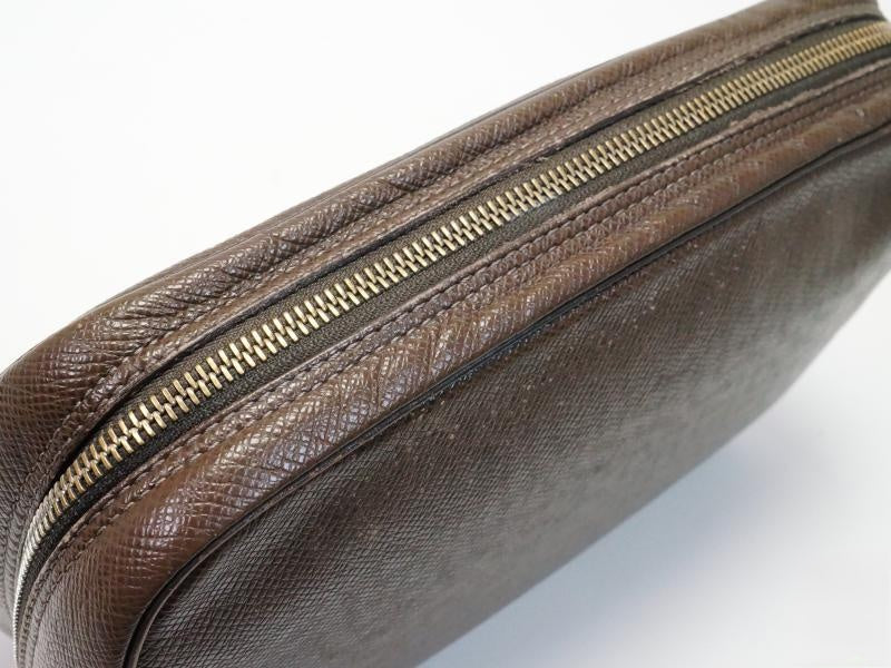 Authentic Pre-owned Louis Vuitton Taiga Grizzli Grizzly Trousse Toilette Gm Clutch Bag Pouch M30218