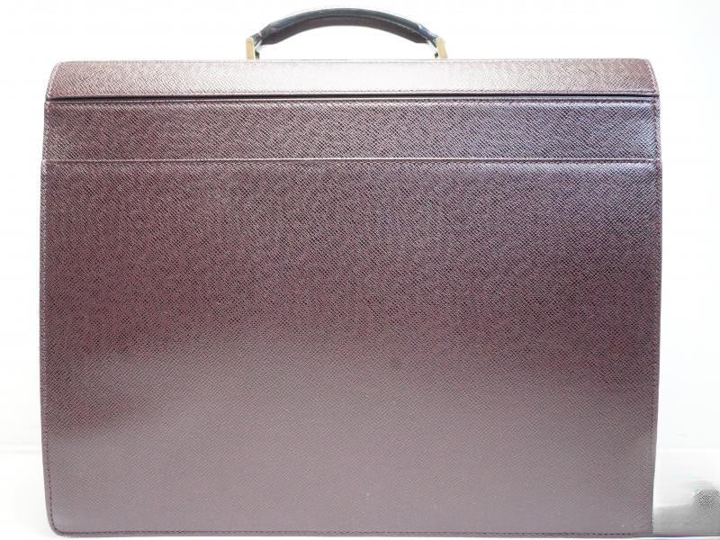 Authentic Pre-owned Louis Vuitton Taiga Acajou Pilot Case Oural Document Case M30026 181657