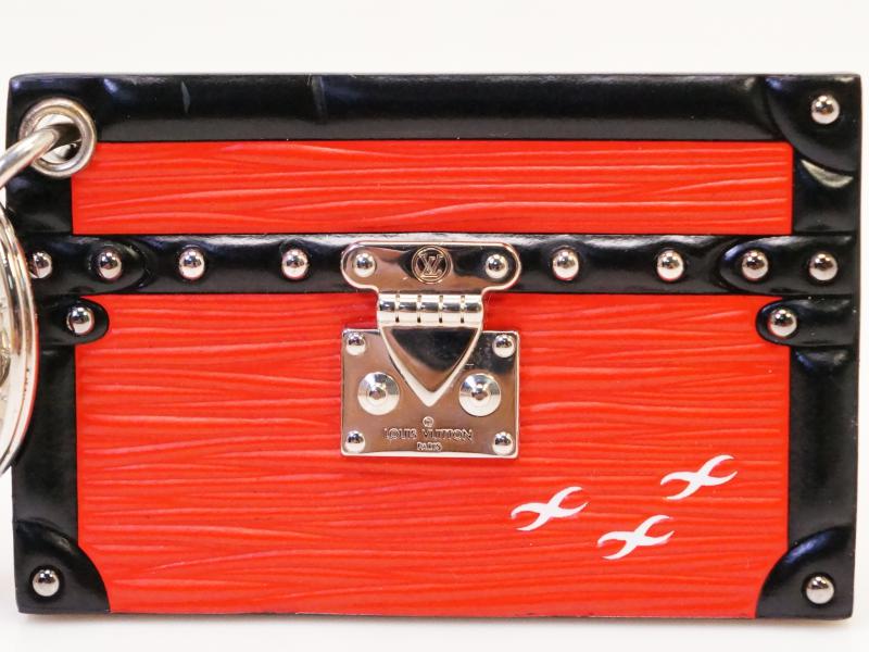 Authentic Pre-owned Louis Vuitton Epi Red Bag Charm Petite Malle Trunk Bag Key Ring M00005 210796