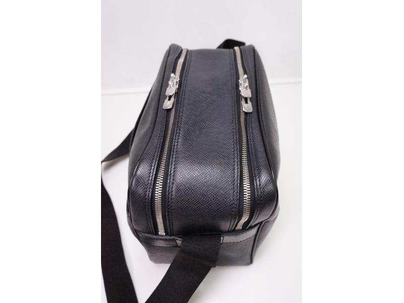 Authentic Pre-owned Louis Vuitton Taiga Ardoise Black Reporter Compartment Messenger M30152 132274