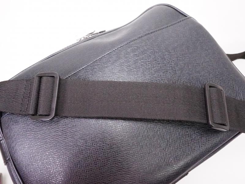 Authentic Pre-owned Louis Vuitton Taiga Ardoise Black Reporter Compartment Messenger M30152 132274