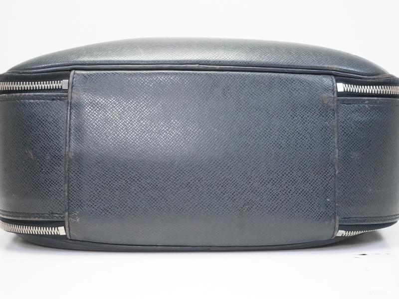 Authentic Pre-owned Louis Vuitton Taiga Ardoise Black Porte Ordinateur Tura Hand Bag M30762 161319