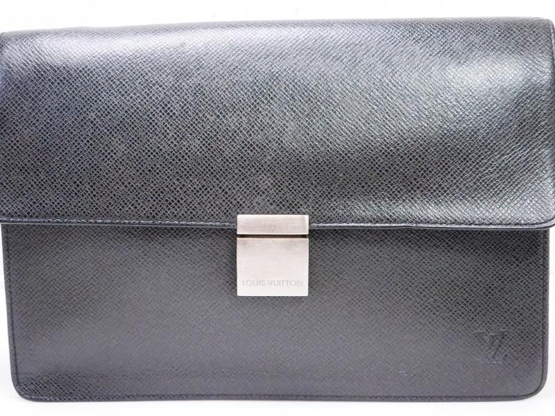 Authentic Pre-owned Louis Vuitton Taiga Ardoise Black Pochette Selenga Clutch Bag M30782 200187