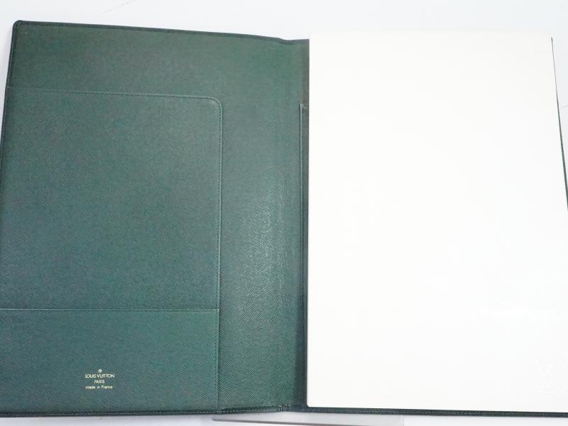 Authentic Pre-owned Louis Vuitton Taiga Epicea Green Couverture Bloc Notebook Cover R20410 150019