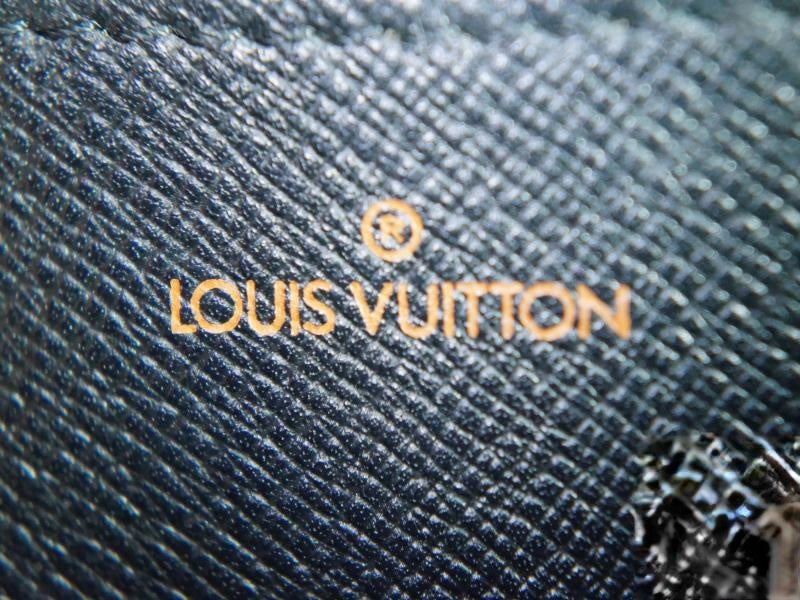 Auth Pre-owned Louis Vuitton Epi Blue Pochette Arts-deco Pm Clutch Bag M52645 182332