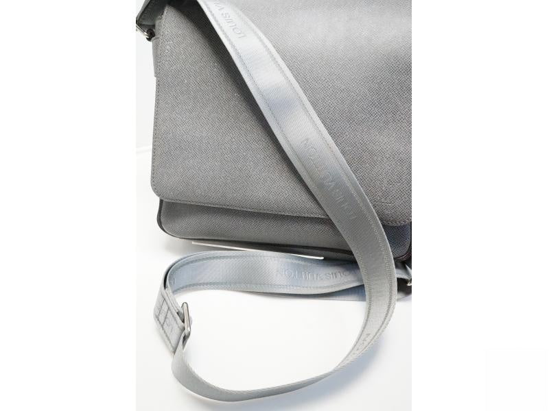 Authentic Pre-owned Louis Vuitton Taiga Glacier Gray Roman Pm Messenger Cross Body Bag M32700 181603