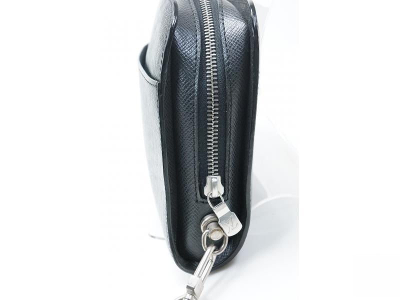 Authentic Pre-owned Louis Vuitton Taiga Black Ardoise Pochette Baikal Clutch Bag Purse M30182 142833