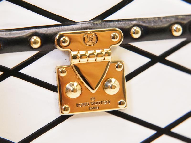 Authentic Pre-owned Louis Vuitton White Bag Charm Petite Malle Trunk Bag Key Ring M00004 210797