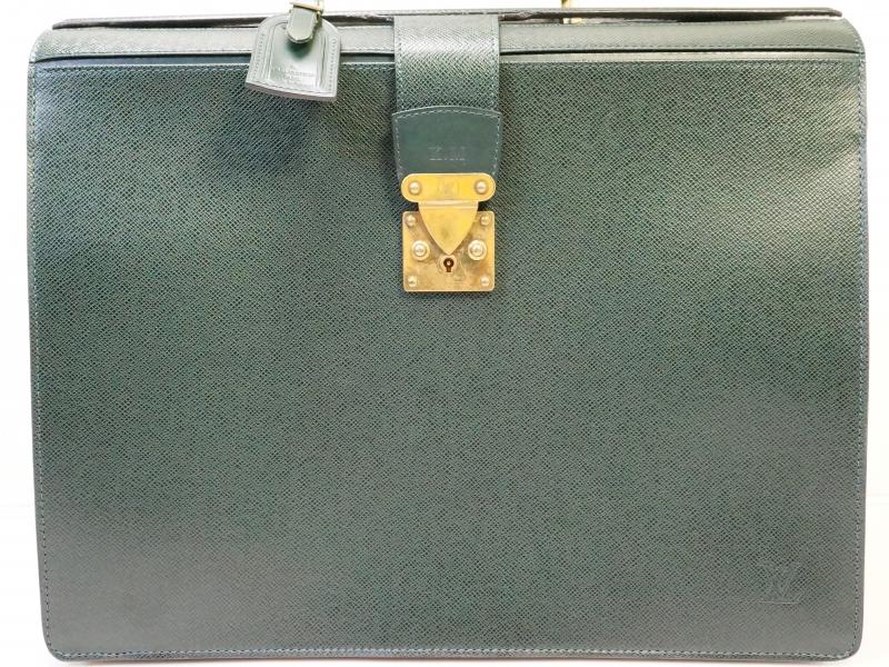 Authentic Pre-owned Louis Vuitton LV Taiga Epicea Green Pilot Case Oural Document Bag M30024 210864